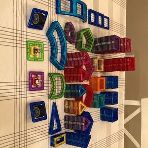 Magformers (250+ pcs) Magnetic Construction Set
